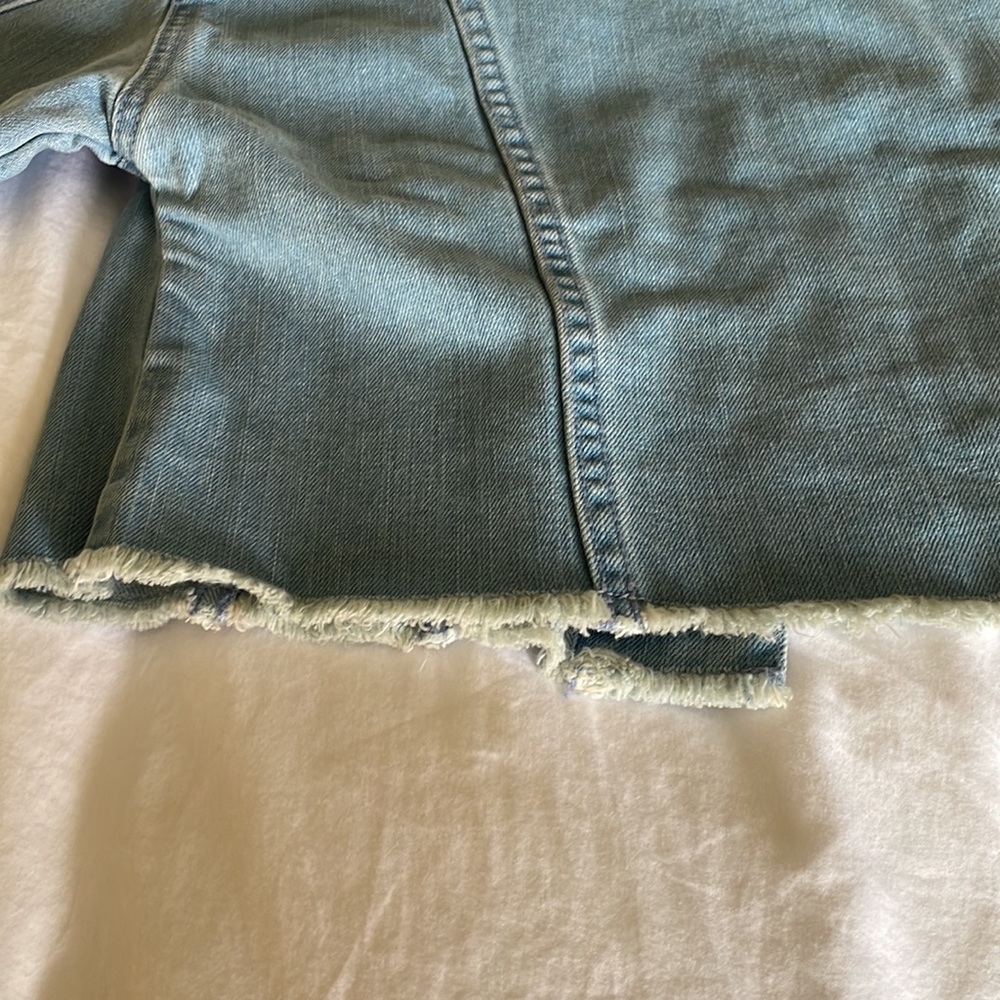 🔥 Cupcakes and Cashmere Jean Jacket with Heart - Picture 8 of 13